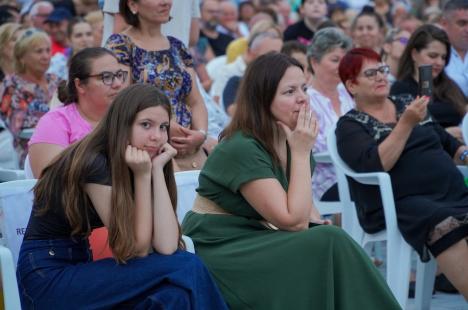 Preotul Constantin Necula, la conferința din Băile Felix: „Nu m-am uitat la filmul 21 de rubini. Am o igienă mentală foarte selectivă” (FOTO/VIDEO)