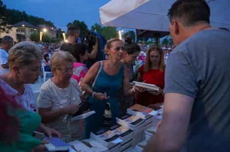 Preotul Constantin Necula, la conferința din Băile Felix: „Nu m-am uitat la filmul 21 de rubini. Am o igienă mentală foarte selectivă” (FOTO/VIDEO)