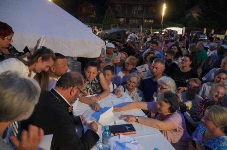 Preotul Constantin Necula, la conferința din Băile Felix: „Nu m-am uitat la filmul 21 de rubini. Am o igienă mentală foarte selectivă” (FOTO/VIDEO)