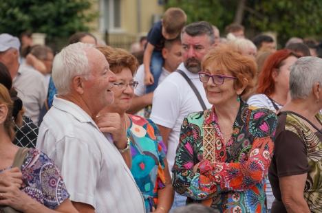 Preotul Constantin Necula, la conferința din Băile Felix: „Nu m-am uitat la filmul 21 de rubini. Am o igienă mentală foarte selectivă” (FOTO/VIDEO)