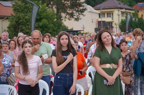 Preotul Constantin Necula, la conferința din Băile Felix: „Nu m-am uitat la filmul 21 de rubini. Am o igienă mentală foarte selectivă” (FOTO/VIDEO)