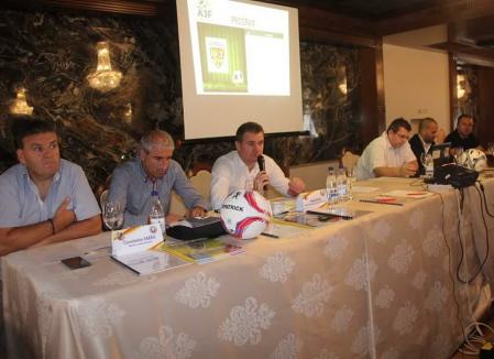 Membrii AJF Bihor, arbitrii și observatorii au discutat despre prevenirea corupției în fotbal