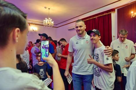 CSM CSU Oradea şi-a prezentat noul lot. Radovan Markovic a fost introdus în Hall of Fame (FOTO)