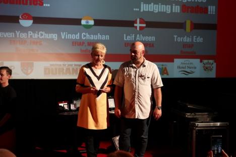 Ovi D. Pop și Adela Rusu au premiat câștigătorii concursului de fotografie al clubului Varadinum (FOTO / VIDEO)