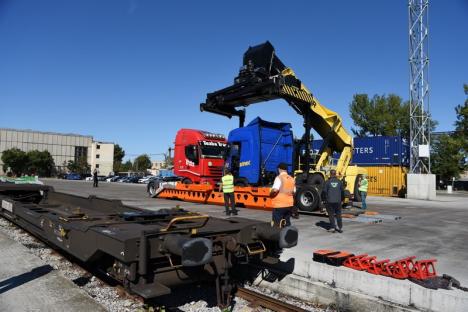 Cu TIR-ul pe şine. TX Logistik şi-a inaugurat noua legătură feroviară cu Germania pornind din intermodalul de la Oradea (FOTO / VIDEO)
