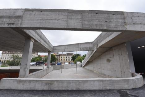 În sfârșit! Parcarea subterană din Piaţa Independenţei din Oradea s-ar putea deschide sâmbătă (FOTO / VIDEO)