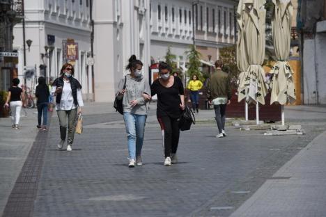 A început relaxarea! Orădenii au ieşit în stradă într-un număr mare, profitând de îmblânzirea restricţiilor (FOTO / VIDEO)