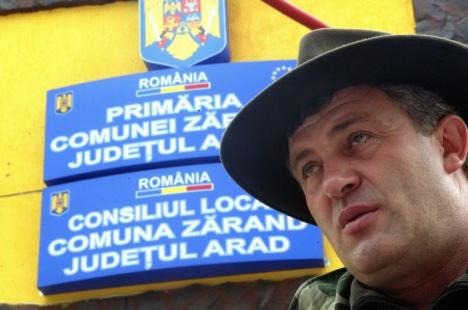 Primarul arădean prins cu şpagă la Oradea rămâne în arest 