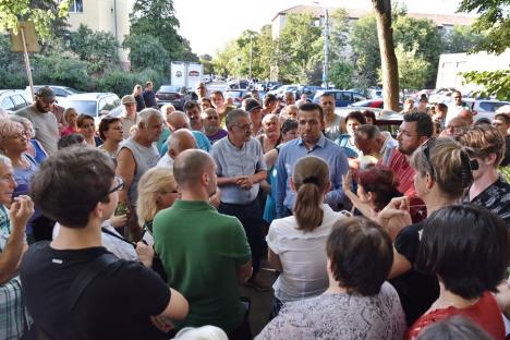 'Vă dau în scris, nu vom face niciun drum!': Locatarii din Nufărul l-au convins pe primarul Florin Birta să modifice un proiect (FOTO)