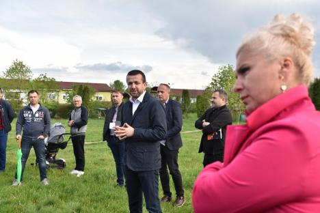 'Să se exproprieze!': Locuitorii cartierului Europa din Oradea i-au cerut primarului Florin Birta să le amenajeze un parc (FOTO)