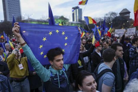 „Și noi suntem poporul”: 10.000 de persoane la manifestația pro-europeană din București (FOTO/VIDEO)