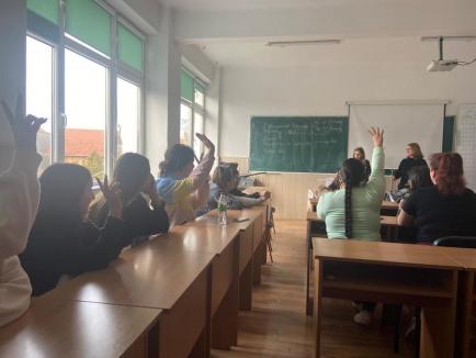 Lecții în firmele din Oradea, pentru elevii de la două licee din oraș (FOTO)