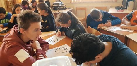 'Descoperă. Învaţă. Acţionează': Elevii din satele Bihorului află cum învăţământul profesional le asigură o carieră (FOTO)