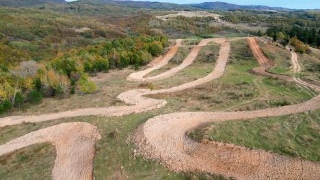 Pista off-road construită în Bihor pentru motocicliști ar putea fi omologată în curând (FOTO)