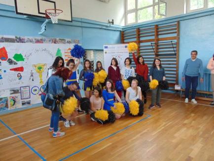 Majorete, înot, polo, rafting şi alte sporturi la Liceul Teoretic 'Lucian Blaga' din Oradea, în cadrul Proiectului Erasmus+ 'Inclusion by Sports' (FOTO)