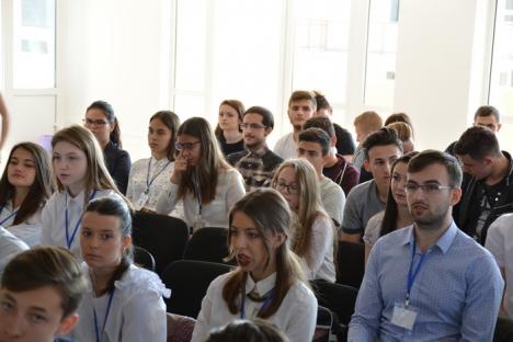 Elevi-afacerişti din şapte ţări, adunaţi la Oradea (FOTO)