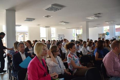 Elevi-afacerişti din şapte ţări, adunaţi la Oradea (FOTO)