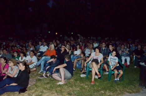 Caravană cu ghinion: Proiecţia filmului 'Aferim!', din caravana TIFF, întreruptă după ce vântul a dat jos ecranul (FOTO)