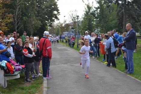 De dragul inimilor: Peste 120 de orădeni, în mare parte copii, au alergat duminică dimineaţa în Parcul Brătianu (FOTO/VIDEO)
