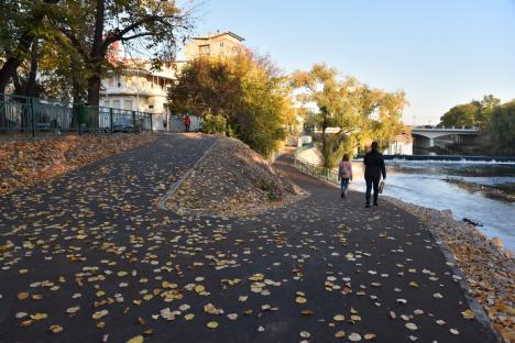 Promenadă nouă: A fost finalizată noua promenadă de pe malul Crișului (FOTO)