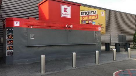 Toate magazinele Kaufland din Bihor au fost amendate de Protecția Consumatorilor. Grill-ul din Nufărul a fost închis temporar (FOTO/VIDEO)