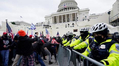Haos în SUA: Clădirea Capitoliului, luată cu asalt de susţinători furioşi ai lui Donald Trump, în ziua validării lui Joe Biden (FOTO / VIDEO)