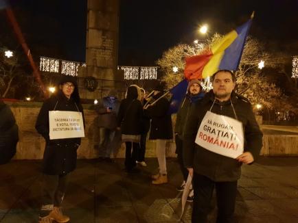 Comemorarea Revoluţiei, la Oradea: Noţiunea de 'penal' va fi desfiinţată, dar s-ar putea ca noi, cei care protestăm, să devenim vinovaţi! (FOTO / VIDEO)