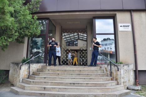 „Prima zi fără Fisc”: angajații Finanțelor din Bihor nu lucrează joi, la fel ca în toată țara, declarând „Revoltă pentru demnitate” (FOTO)