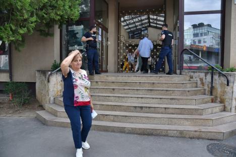 „Prima zi fără Fisc”: angajații Finanțelor din Bihor nu lucrează joi, la fel ca în toată țara, declarând „Revoltă pentru demnitate” (FOTO)