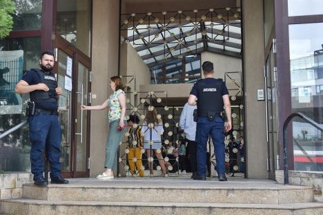 „Prima zi fără Fisc”: angajații Finanțelor din Bihor nu lucrează joi, la fel ca în toată țara, declarând „Revoltă pentru demnitate” (FOTO)