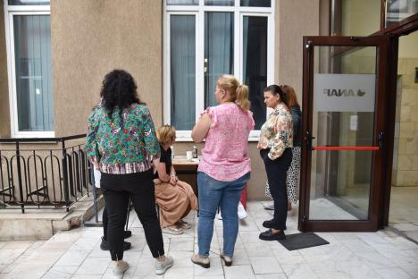 „Prima zi fără Fisc”: angajații Finanțelor din Bihor nu lucrează joi, la fel ca în toată țara, declarând „Revoltă pentru demnitate” (FOTO)