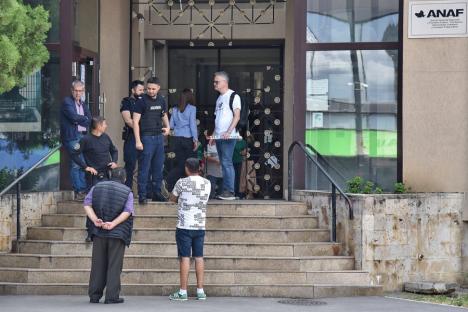 „Prima zi fără Fisc”: angajații Finanțelor din Bihor nu lucrează joi, la fel ca în toată țara, declarând „Revoltă pentru demnitate” (FOTO)