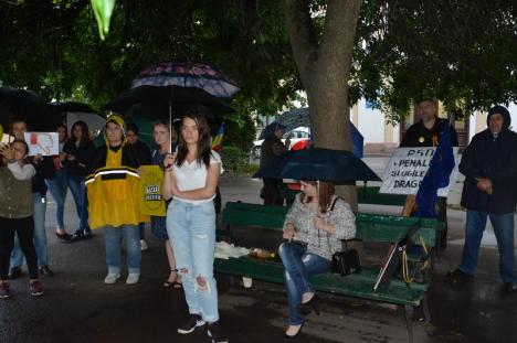 N-a avut… piloți! Mălin Bot nu a mai ajuns la protestul de la Oradea, din cauza cursei Tarom, care a întârziat 3 ore (FOTO / VIDEO)