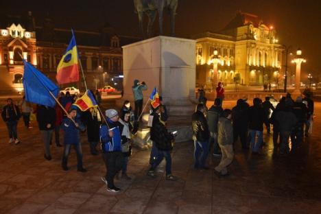 Dezamăgire, în Piaţa Unirii: Marşul de protest de vineri seară a fost anulat, din lipsă de participanţi (FOTO/VIDEO)