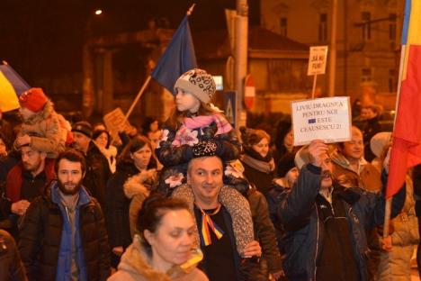 'Nu cedăm!' 5.000 de orădeni protestează în continuare împotriva guvernării PSD (FOTO/VIDEO)