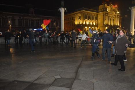 Record de participanţi şi la Oradea: 7.000 de persoane sunt în stradă! (FOTO/VIDEO)