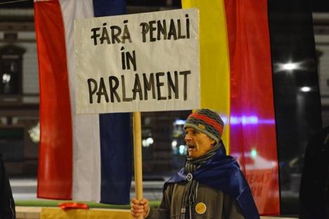 Puţini, dar hotărâţi: 70 de orădeni au mărşăluit împotriva Guvernului PSD (FOTO / VIDEO)