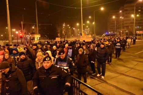Protest în Piaţa Unirii împotriva ordonanţelor anti-justiţie: 'Dragnea nu uita, Romania nu-i a ta!' (FOTO/VIDEO)