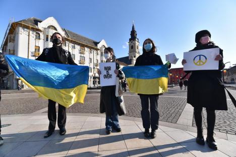 'E sfâşietor ce se întâmplă în Ucraina!'. Orădeni împotriva războiului, din nou în centrul Oradiei (FOTO/VIDEO)