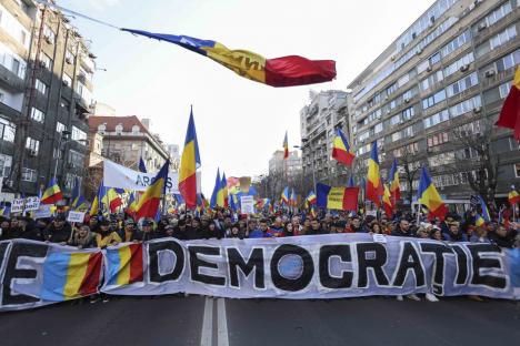 Protest masiv AUR în Capitală: timp de peste 10 ore, zeci de mii de manifestanți au cerut reluarea turului 2 al alegerilor prezidențiale și demisia lui Iohannis (FOTO/VIDEO)