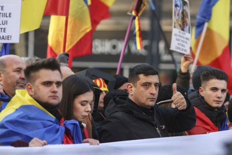 Protest masiv AUR în Capitală: timp de peste 10 ore, zeci de mii de manifestanți au cerut reluarea turului 2 al alegerilor prezidențiale și demisia lui Iohannis (FOTO/VIDEO)