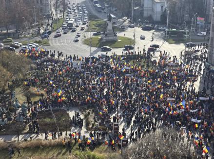 Protest masiv AUR în Capitală: timp de peste 10 ore, zeci de mii de manifestanți au cerut reluarea turului 2 al alegerilor prezidențiale și demisia lui Iohannis (FOTO/VIDEO)