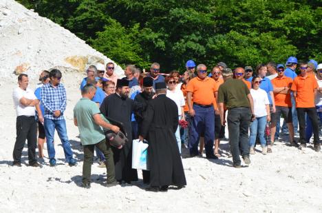 Gest extrem al protestatarilor de la Băiţa Bihor: doi ingineri şi un muncitor au intrat în greva foamei (FOTO / VIDEO)