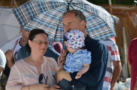 Gest extrem al protestatarilor de la Băiţa Bihor: doi ingineri şi un muncitor au intrat în greva foamei (FOTO / VIDEO)