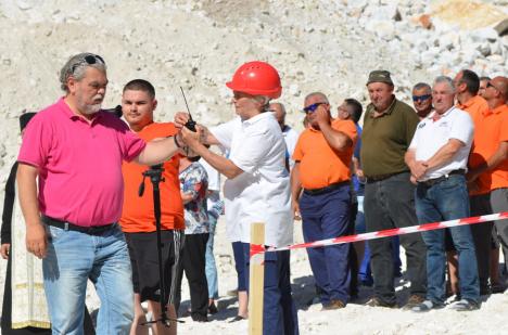 Gest extrem al protestatarilor de la Băiţa Bihor: doi ingineri şi un muncitor au intrat în greva foamei (FOTO / VIDEO)