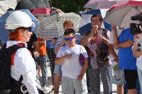 Gest extrem al protestatarilor de la Băiţa Bihor: doi ingineri şi un muncitor au intrat în greva foamei (FOTO / VIDEO)