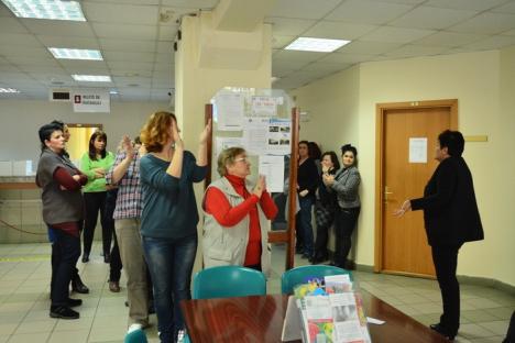 Casa de Pensii Bihor, închisă: Toţi angajaţii au declanşat un protest spontan din cauza salariilor mici (FOTO)