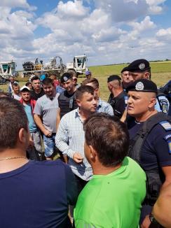 Localnicii din Toboliu și Cheresig au protestat din nou împotriva prospecţiunilor făcute de NIS Petrol pe pământurile lor (FOTO/VIDEO)
