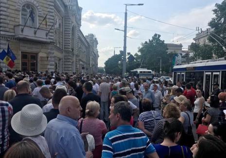 Alegerile pentru noul primar al Chişinăului au fost anulate. Proteste în capitala Republicii Moldova (VIDEO)