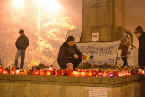 Protest îndoliat, sâmbătă seara, în Parcul 1 Decembrie (FOTO)